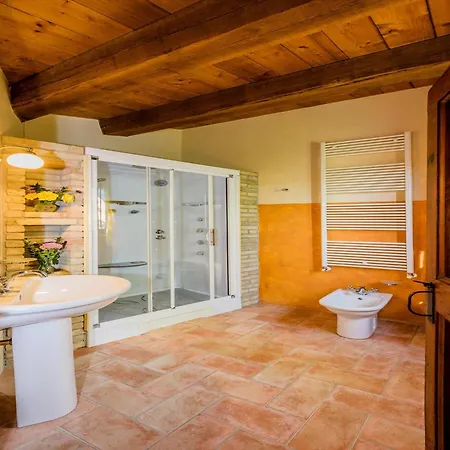 Relaxing Retreat In Le Marche Monte San Martino